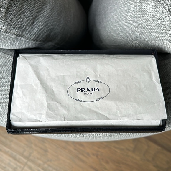 Prada Red Saffiano Long Zipper Wallet EUC - Picture 3 of 15